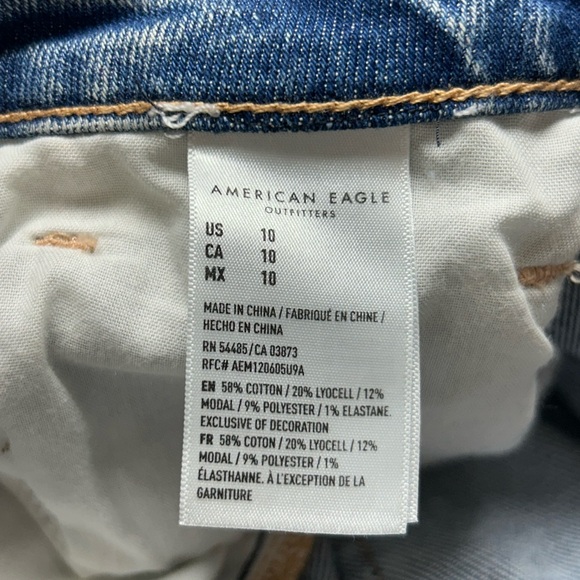American Eagle High Rise Mom Shorts Distressed Cuffed Denim Vintage Wash Size 10 - Picture 7 of 9
